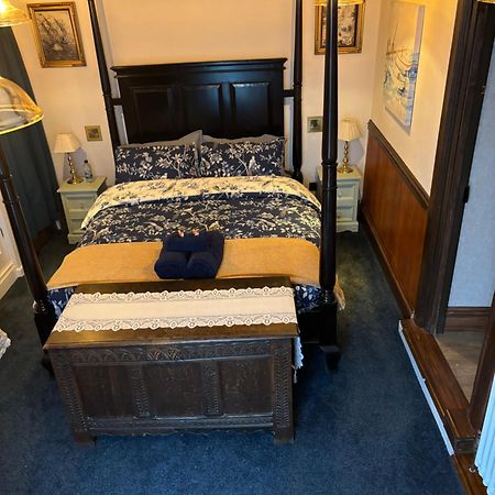 Captain'S Nook, Luxurious Victorian Apartment With Four Poster Bed And Private Parking Only 8 Minutes Walk To The Historic Harbour Brixham Exterior photo