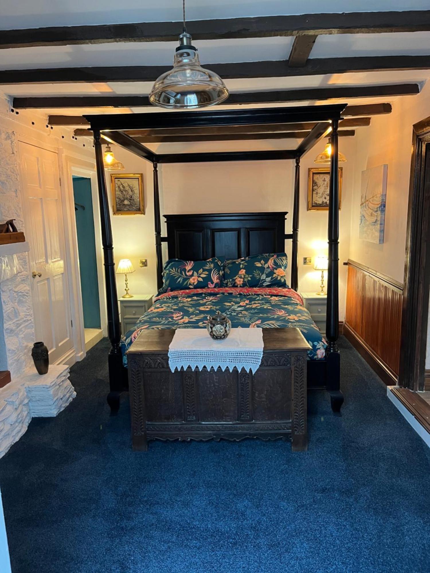 Captain'S Nook, Luxurious Victorian Apartment With Four Poster Bed And Private Parking Only 8 Minutes Walk To The Historic Harbour Brixham Exterior photo