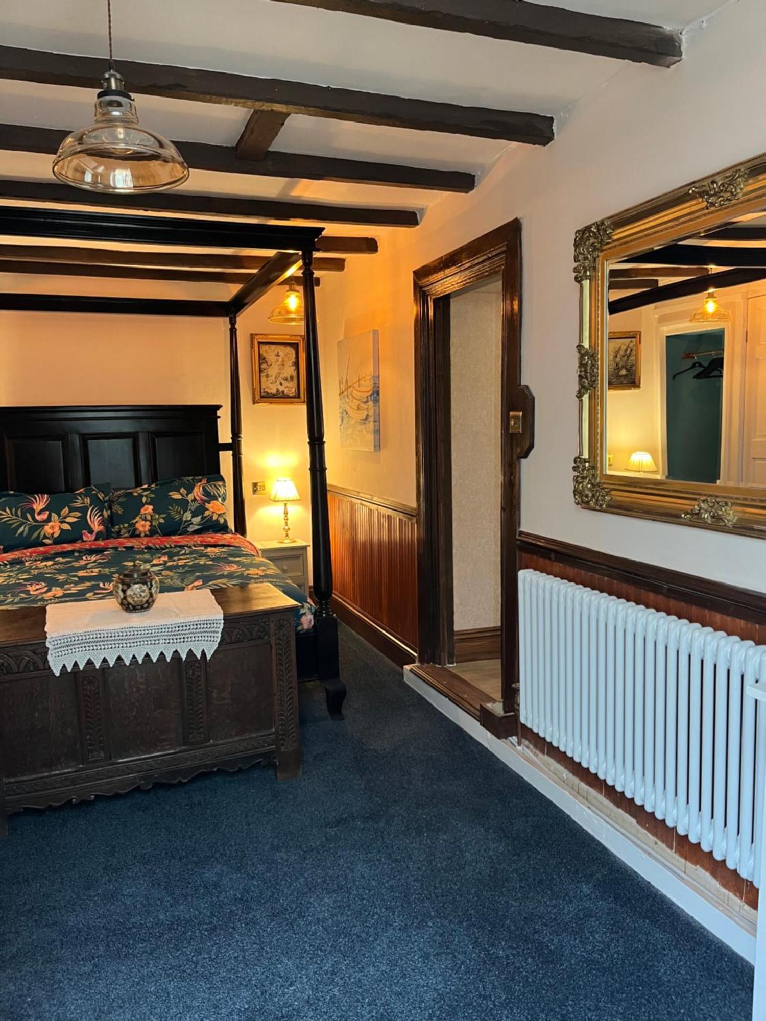 Captain'S Nook, Luxurious Victorian Apartment With Four Poster Bed And Private Parking Only 8 Minutes Walk To The Historic Harbour Brixham Exterior photo