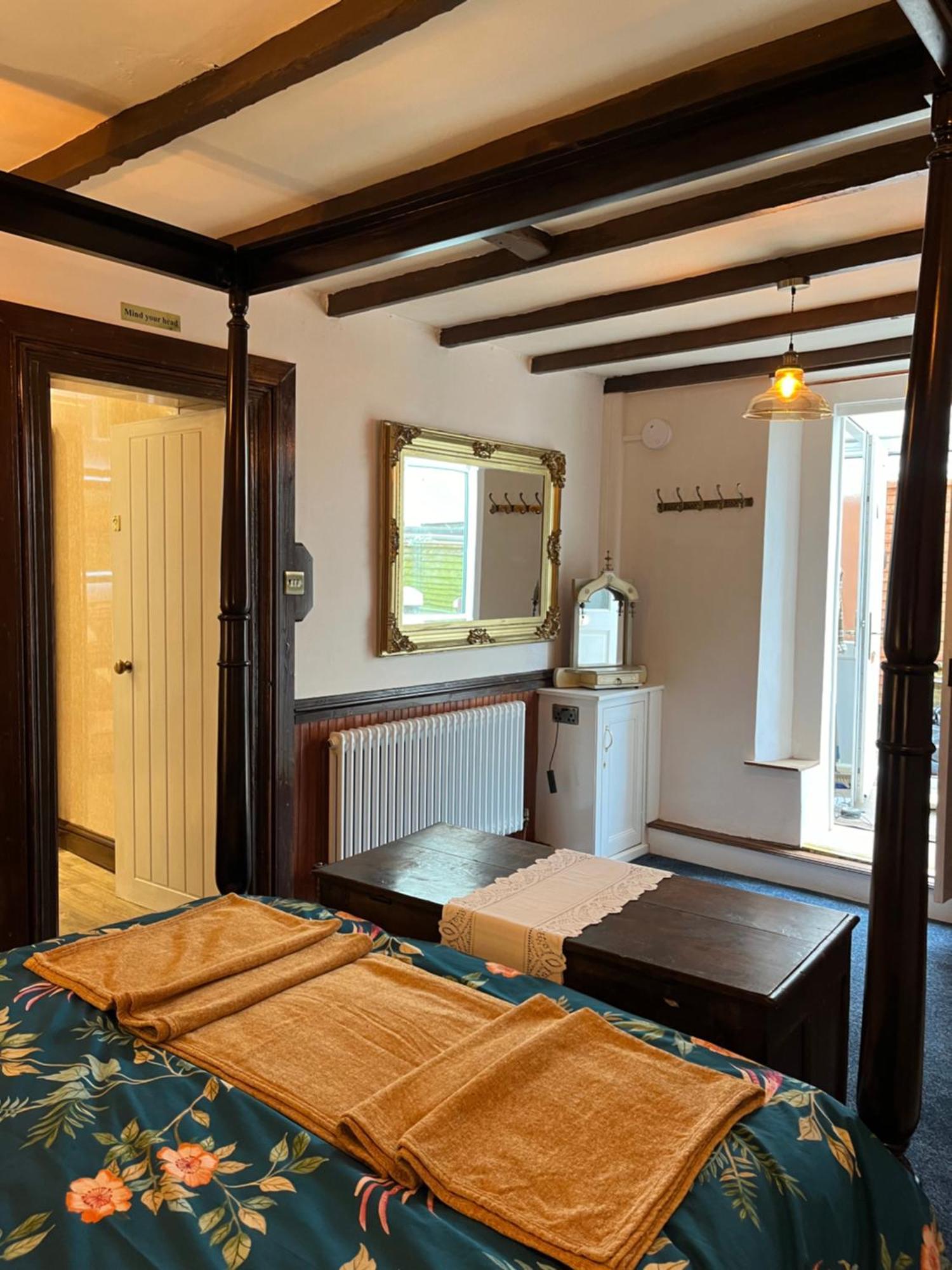 Captain'S Nook, Luxurious Victorian Apartment With Four Poster Bed And Private Parking Only 8 Minutes Walk To The Historic Harbour Brixham Exterior photo