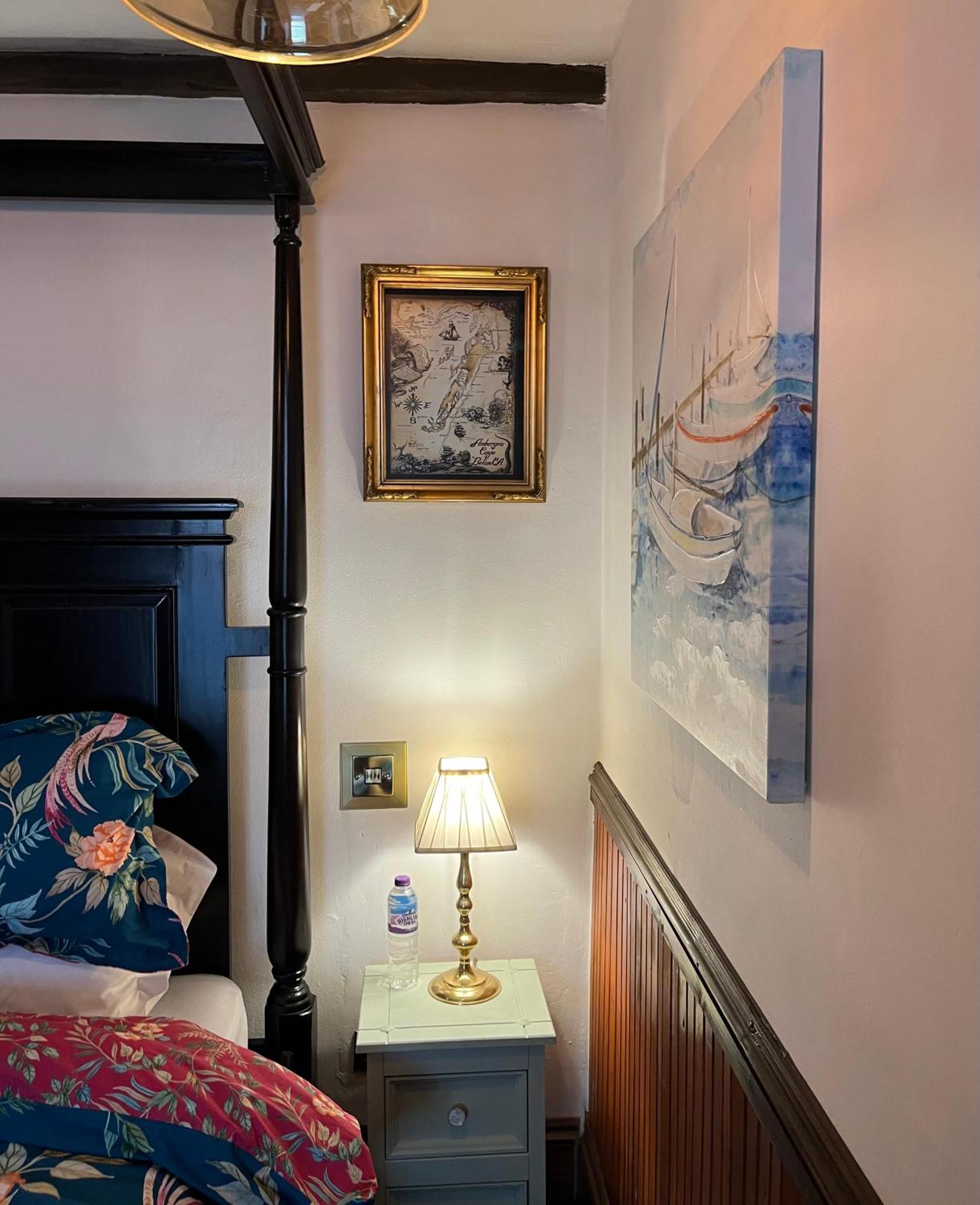 Captain'S Nook, Luxurious Victorian Apartment With Four Poster Bed And Private Parking Only 8 Minutes Walk To The Historic Harbour Brixham Exterior photo