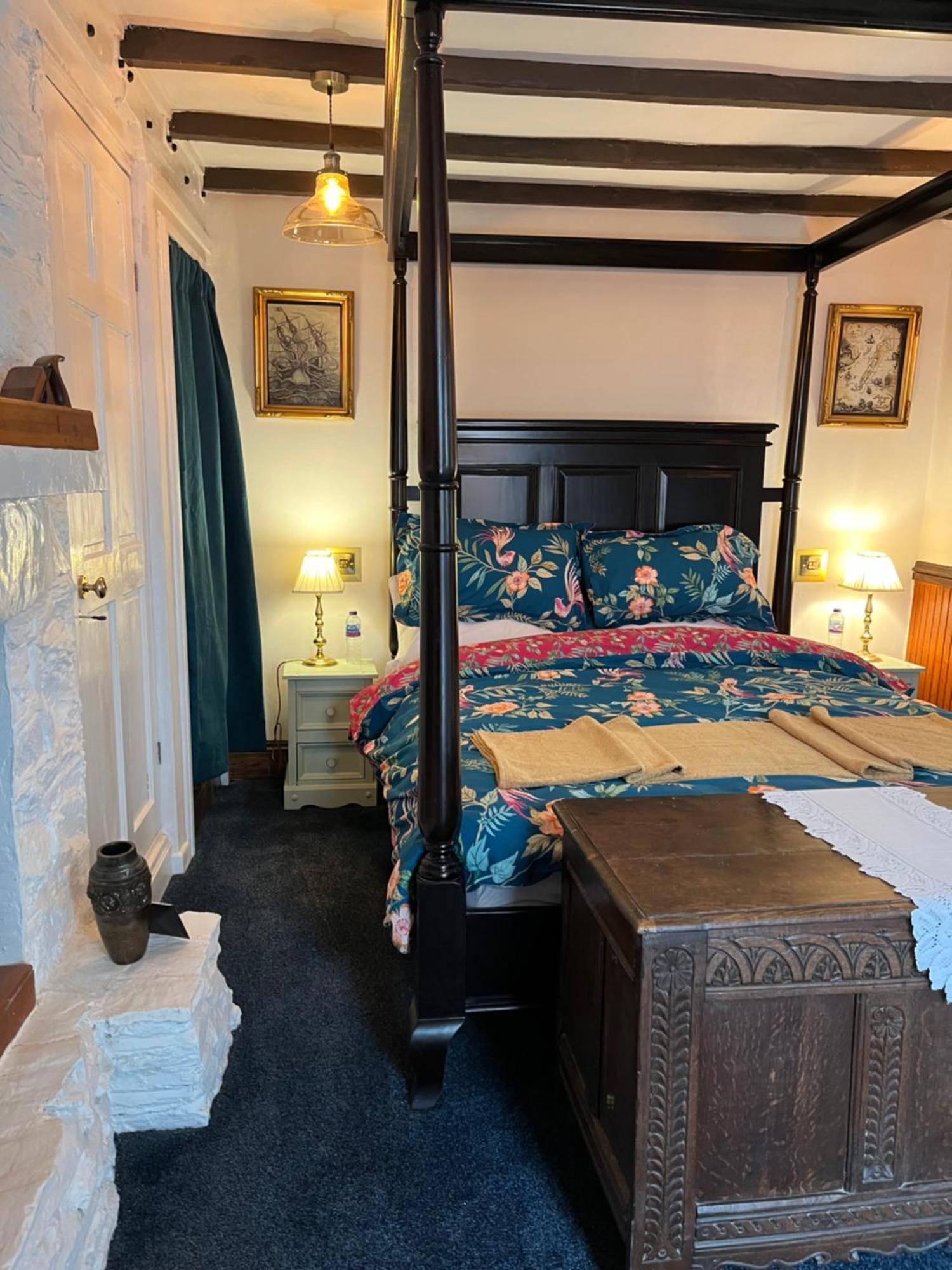 Captain'S Nook, Luxurious Victorian Apartment With Four Poster Bed And Private Parking Only 8 Minutes Walk To The Historic Harbour Brixham Exterior photo