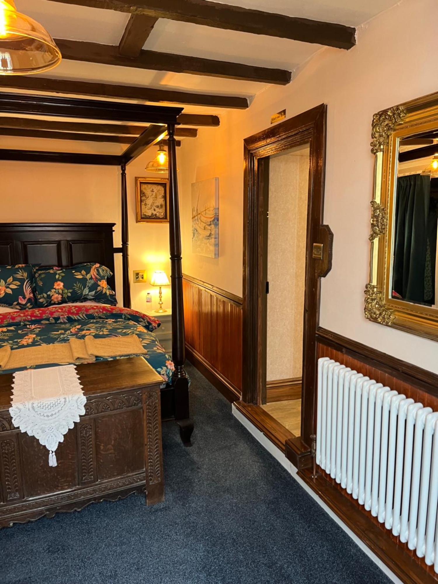 Captain'S Nook, Luxurious Victorian Apartment With Four Poster Bed And Private Parking Only 8 Minutes Walk To The Historic Harbour Brixham Exterior photo