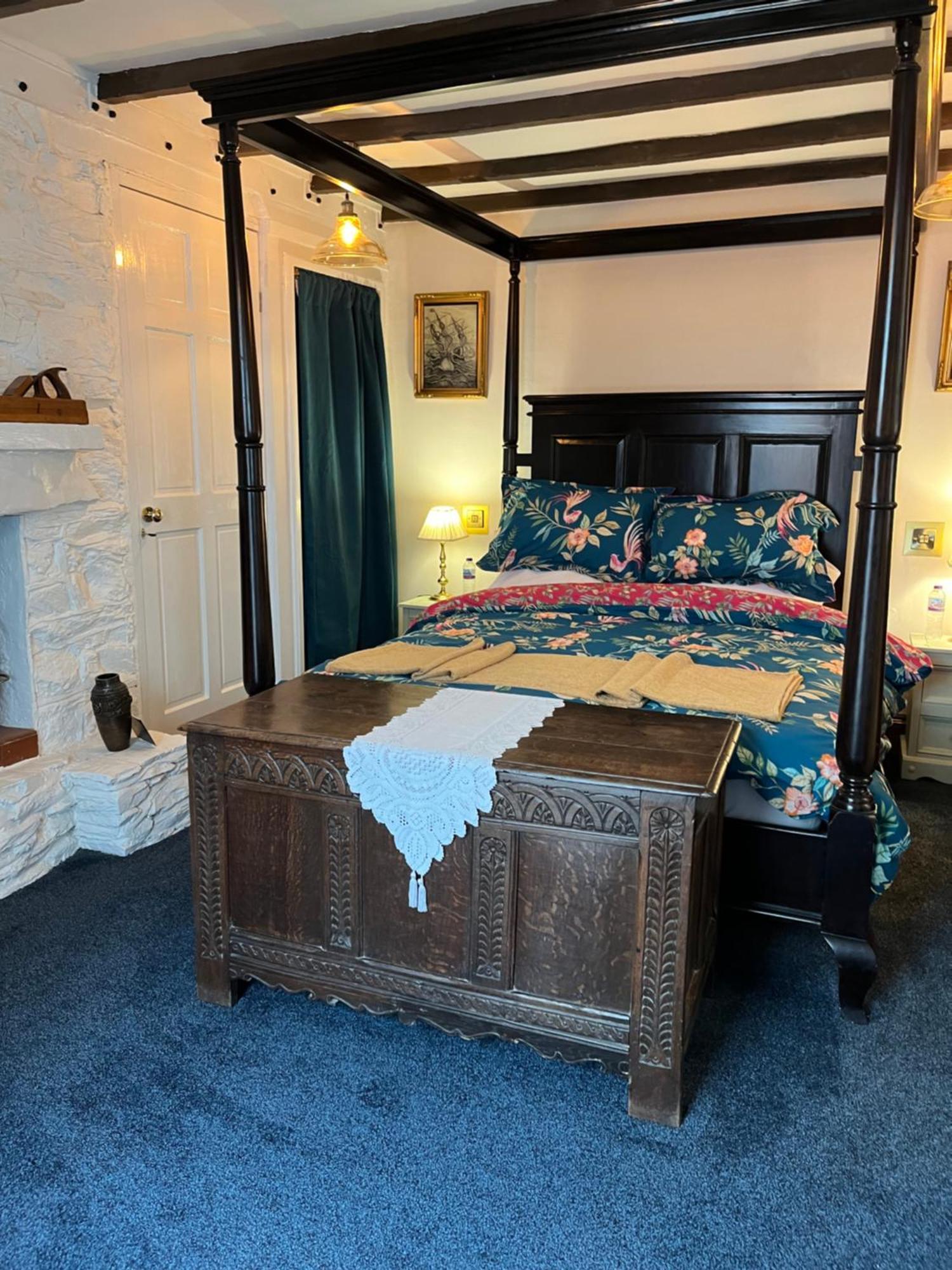 Captain'S Nook, Luxurious Victorian Apartment With Four Poster Bed And Private Parking Only 8 Minutes Walk To The Historic Harbour Brixham Exterior photo