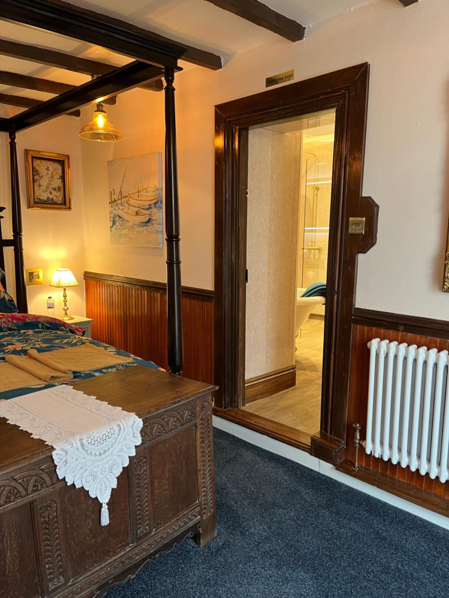 Captain'S Nook, Luxurious Victorian Apartment With Four Poster Bed And Private Parking Only 8 Minutes Walk To The Historic Harbour Brixham Exterior photo