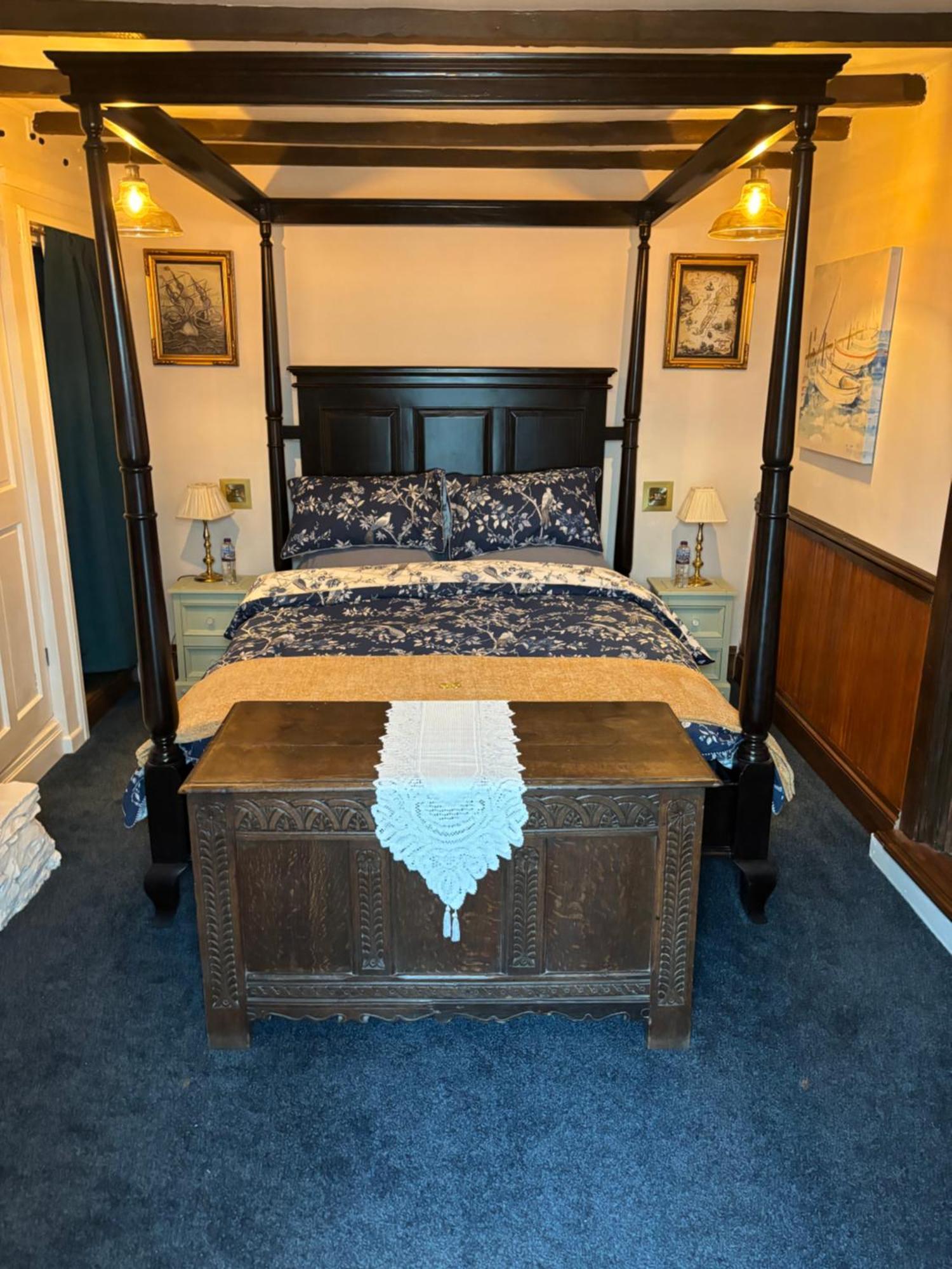 Captain'S Nook, Luxurious Victorian Apartment With Four Poster Bed And Private Parking Only 8 Minutes Walk To The Historic Harbour Brixham Exterior photo