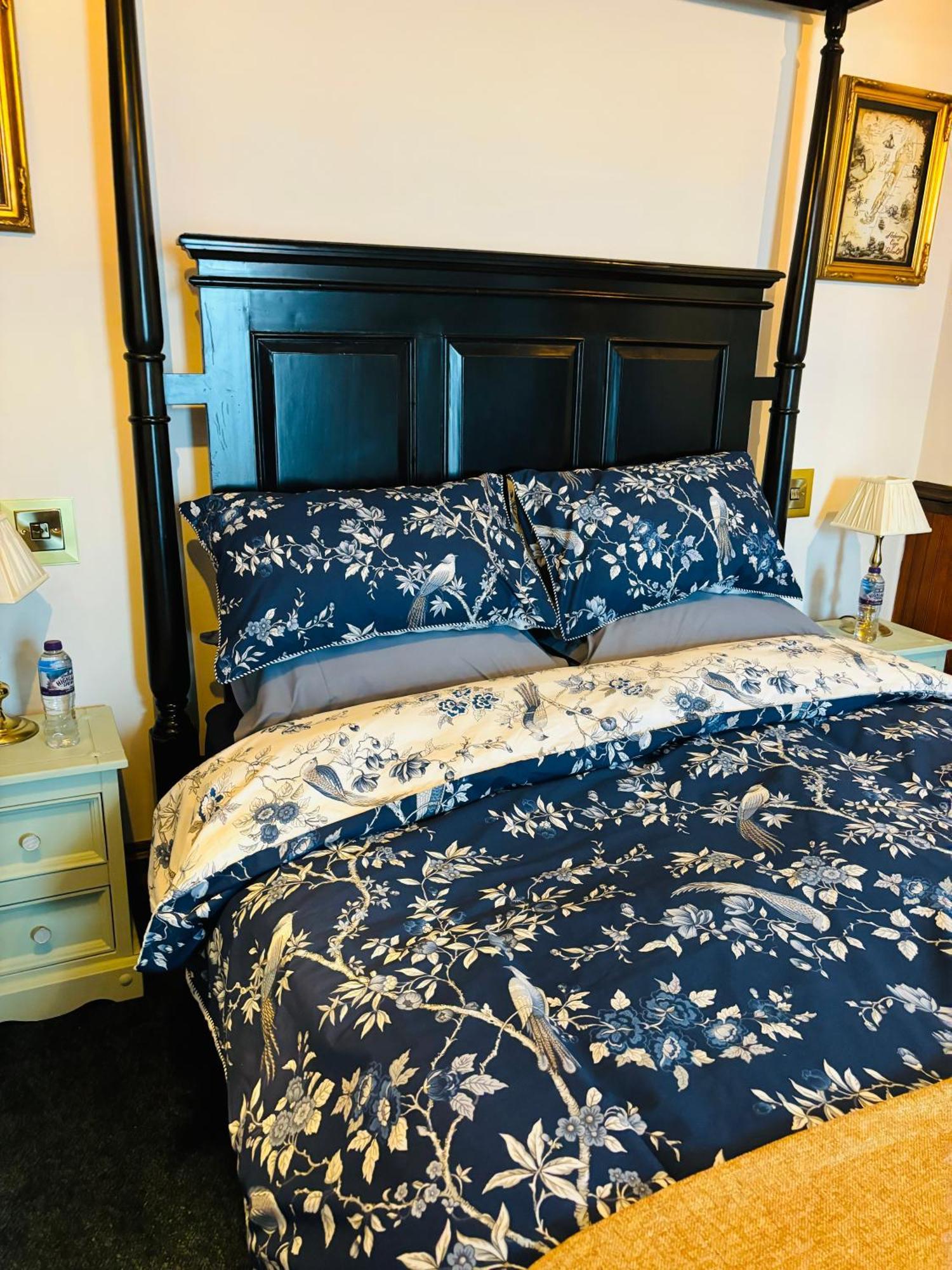 Captain'S Nook, Luxurious Victorian Apartment With Four Poster Bed And Private Parking Only 8 Minutes Walk To The Historic Harbour Brixham Exterior photo