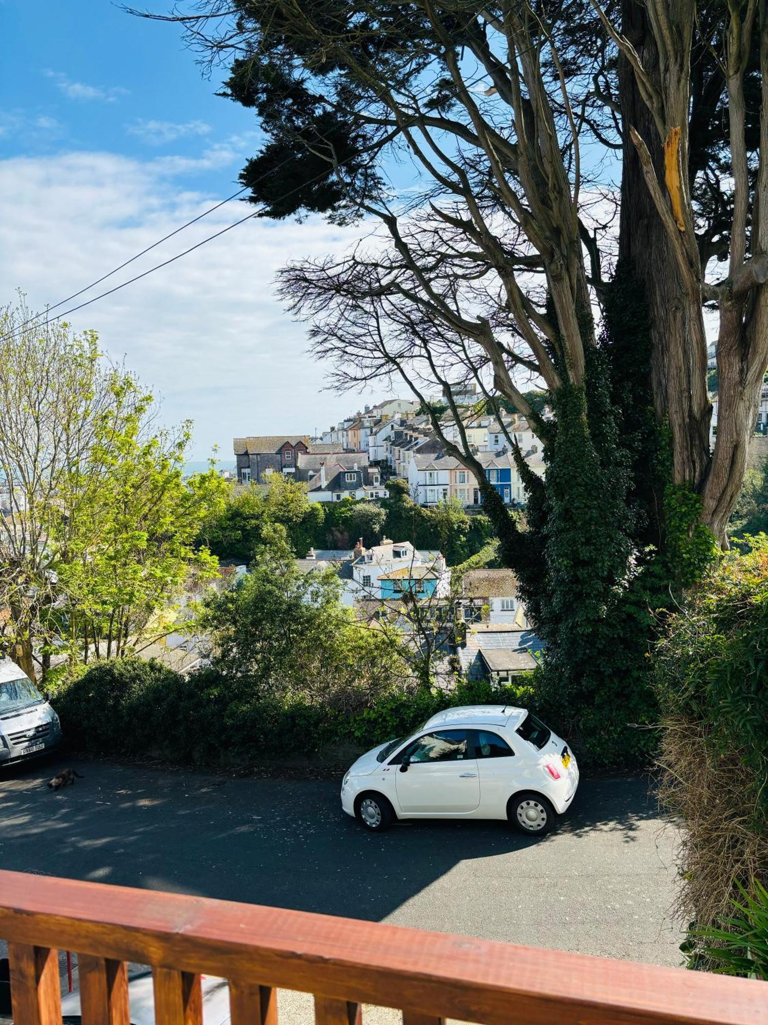 Captain'S Nook, Luxurious Victorian Apartment With Four Poster Bed And Private Parking Only 8 Minutes Walk To The Historic Harbour Brixham Exterior photo