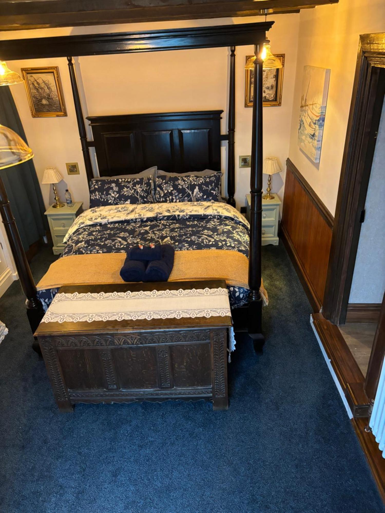 Captain'S Nook, Luxurious Victorian Apartment With Four Poster Bed And Private Parking Only 8 Minutes Walk To The Historic Harbour Brixham Exterior photo