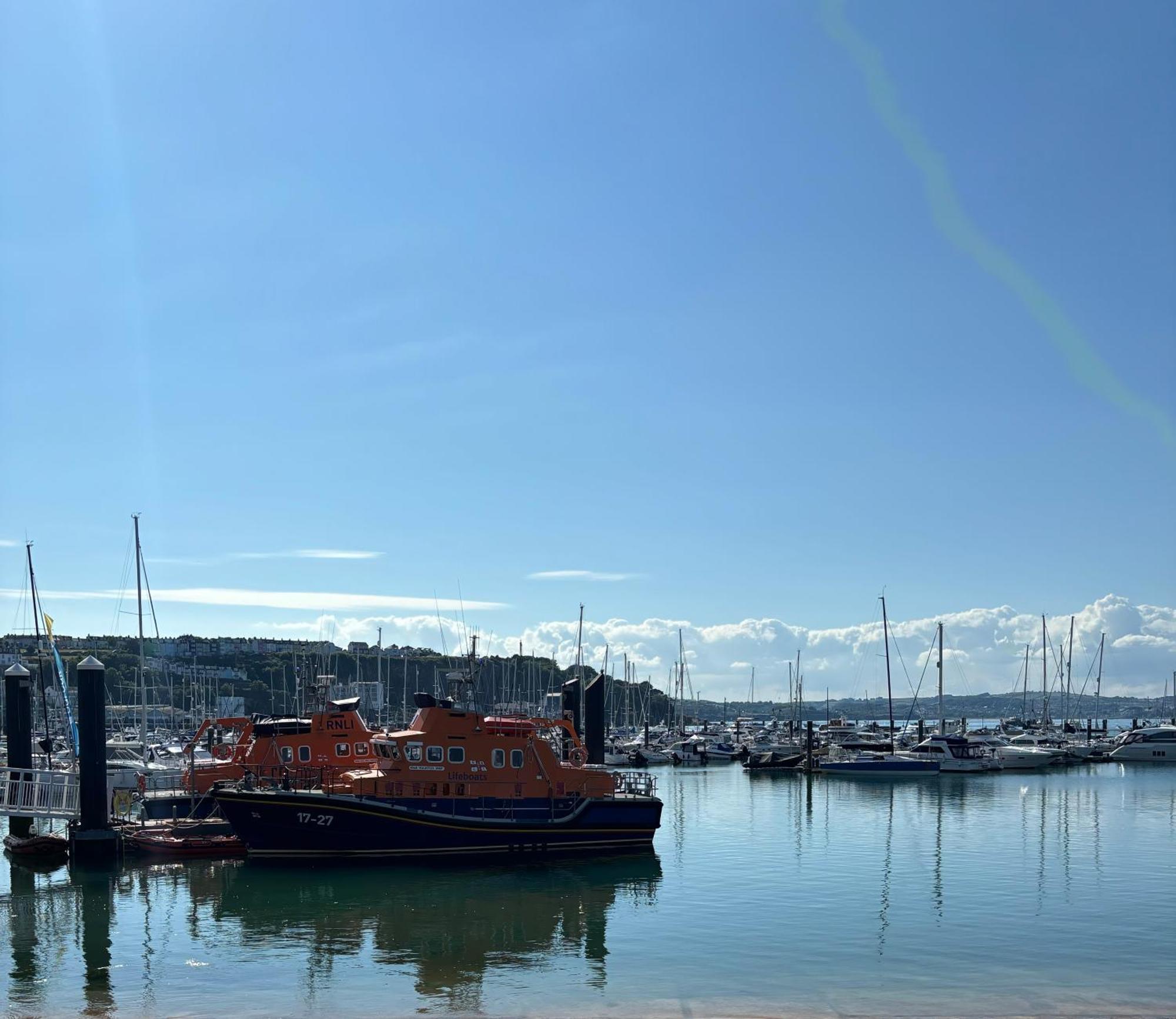 Captain'S Nook, Luxurious Victorian Apartment With Four Poster Bed And Private Parking Only 8 Minutes Walk To The Historic Harbour Brixham Exterior photo