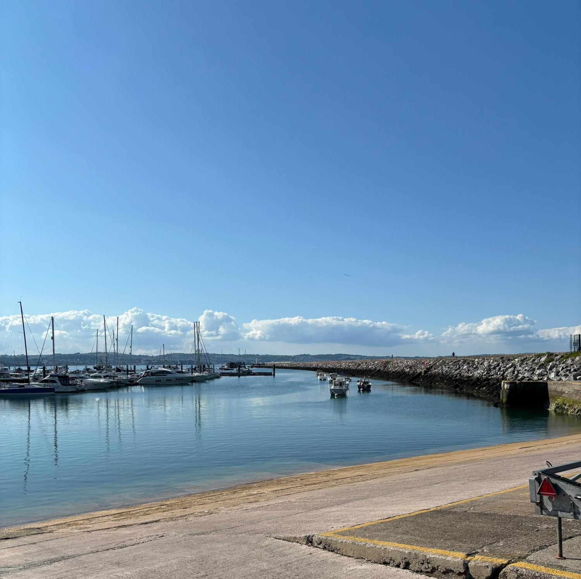 Captain'S Nook, Luxurious Victorian Apartment With Four Poster Bed And Private Parking Only 8 Minutes Walk To The Historic Harbour Brixham Exterior photo